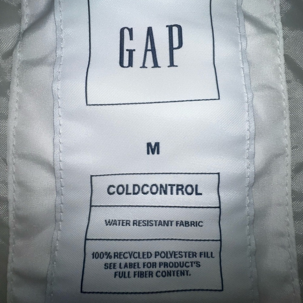 Gap Cold Control Lightweight Vest (M) - image 3